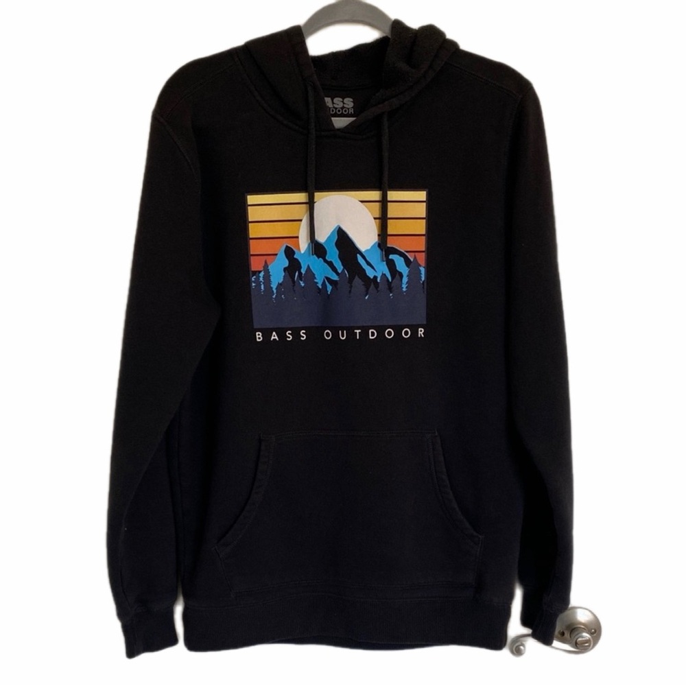 Bass Outdoor Pullover Black Hoodie with Mountain Sunset Graphic Men’s Size M